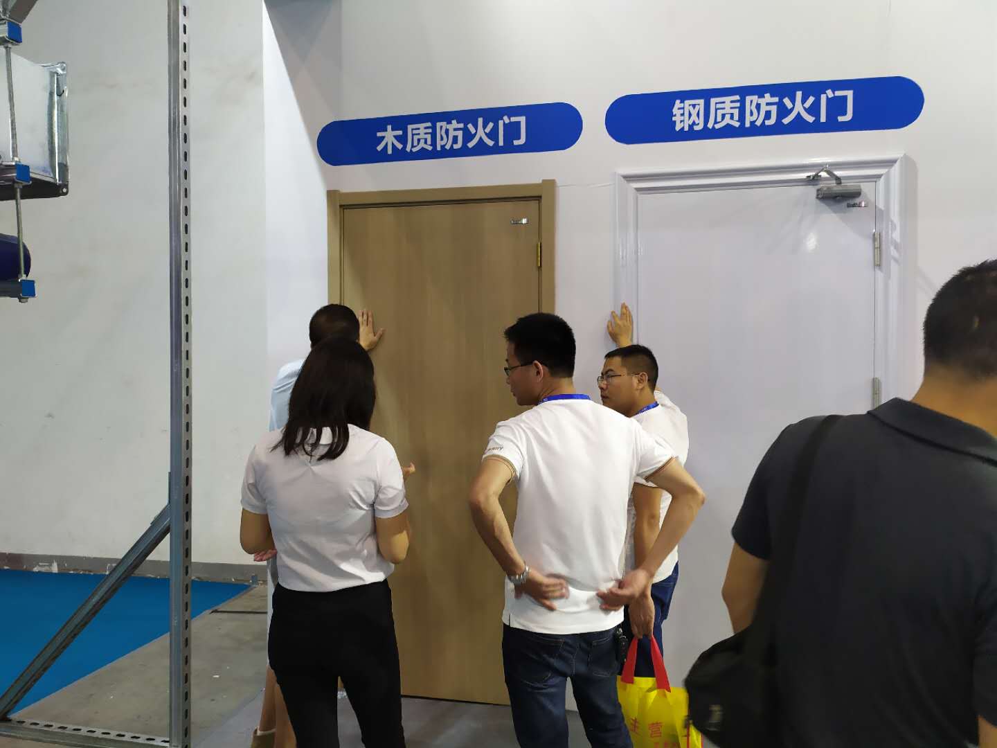 南飞鑫源携手亮相2019第二届广西-东盟门窗博览会暨定制家居展(图4) 南飞鑫源携手亮相2019第二届广西-东盟门窗博览会暨定制家居展(图4)